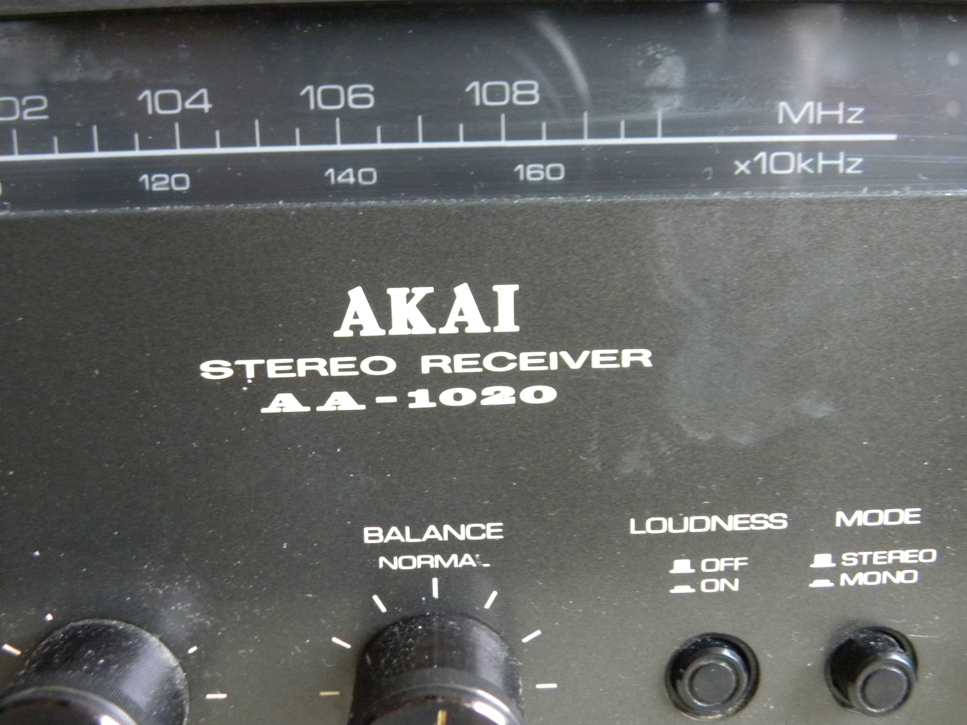 Akai AA 1020 Stereo Receiver.  HI-FI Stereo. Classic Vintage.