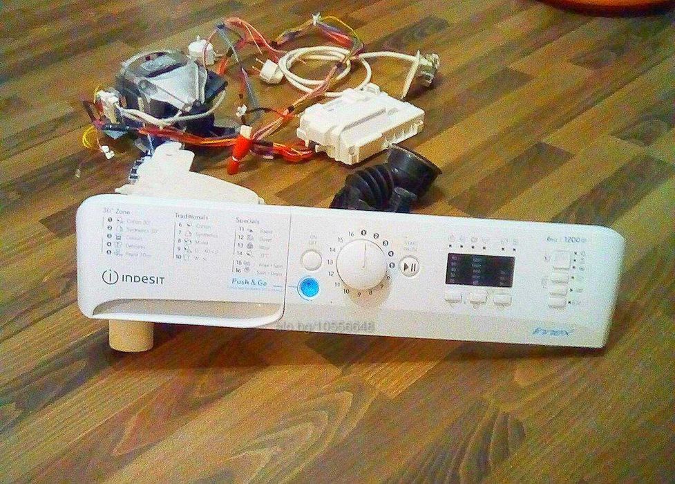 Продавам комплект резервни части за пералня Индезит ВWSA 61251 W EE N