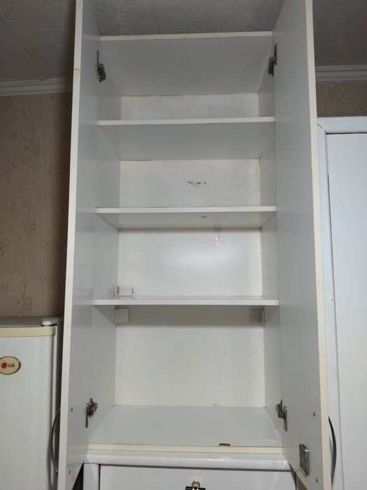 Продам шкаф белый