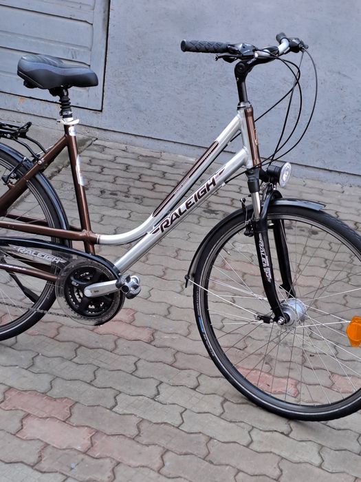 ***bicicleta de dama pe 28" ***