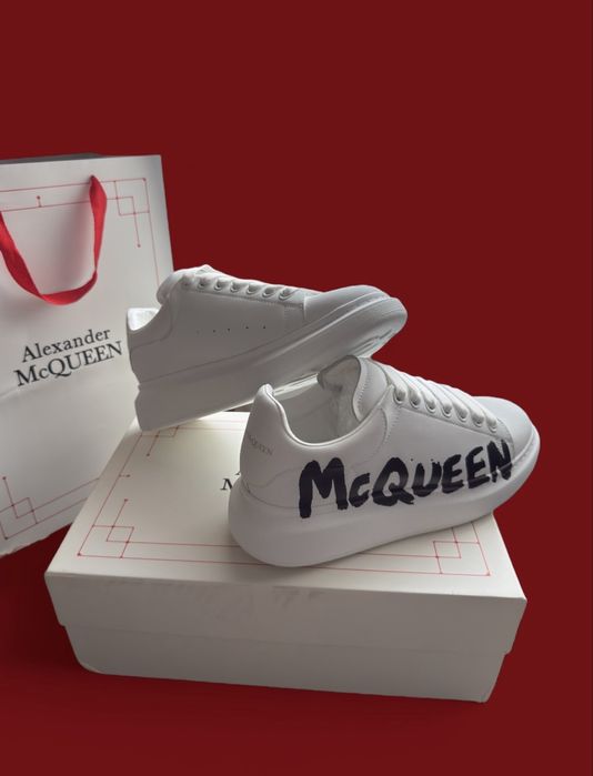 Alexander McQueen Graffiti