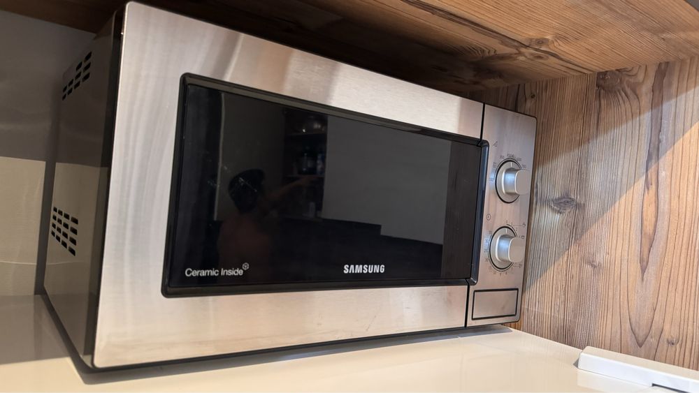 Микроволновка Samsung в идеальном сост