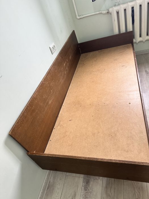 Кровать(раздвижная) б/у