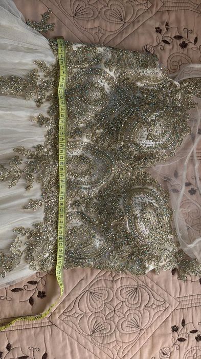 Официална рокля цвят шампанско