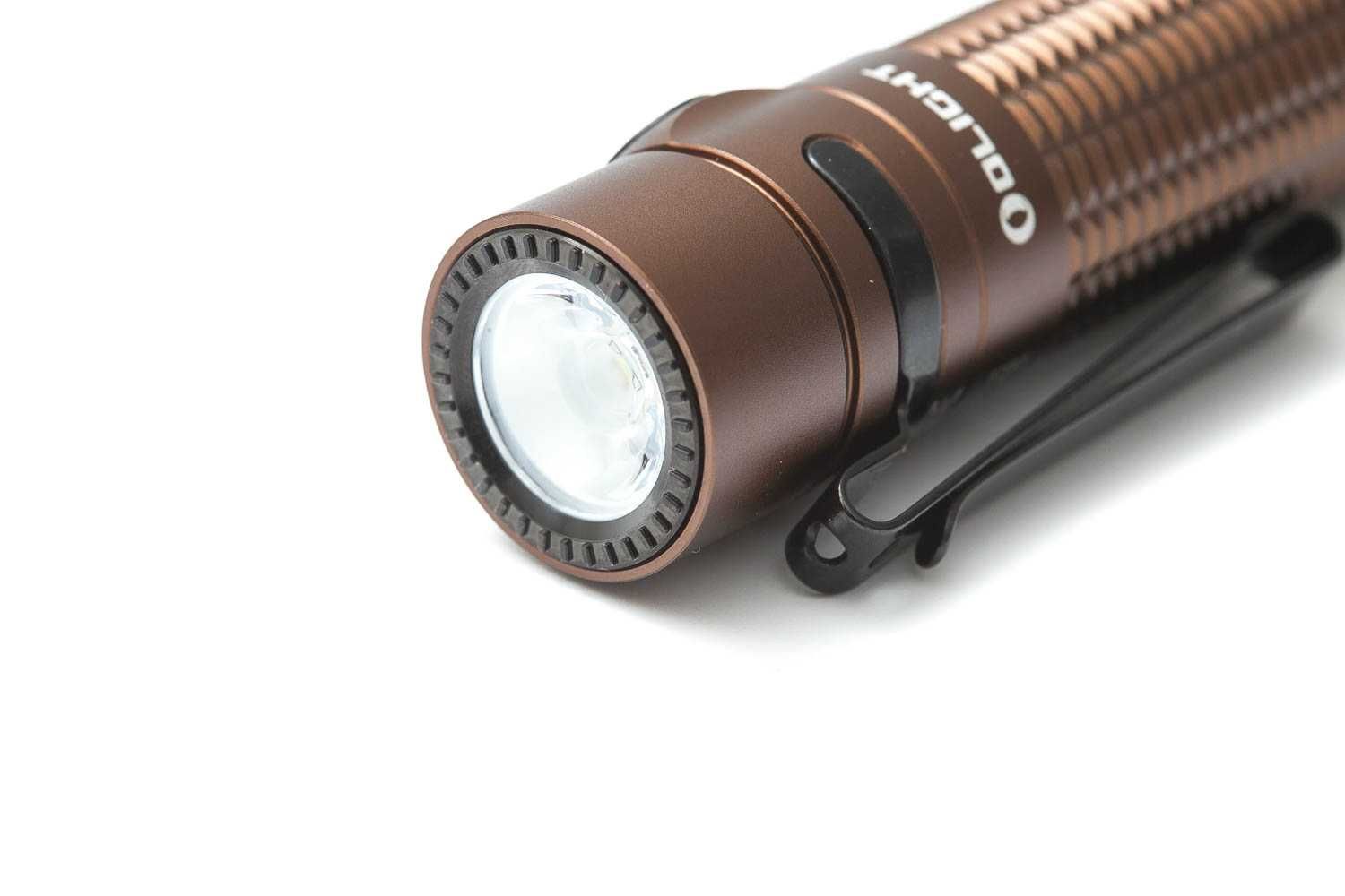 Lanterna tactica Olight Warrior Mini Desert Tan