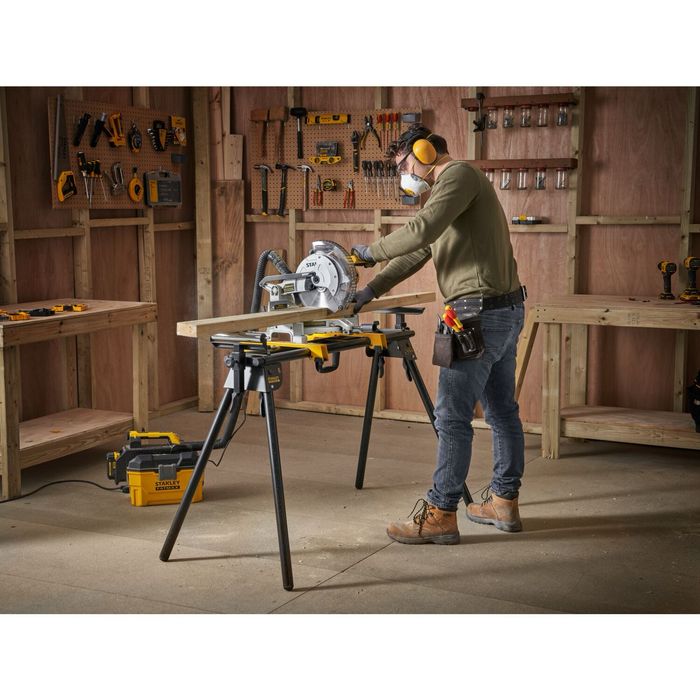 Настолен циркуляр с герунг + работна маса STANLEY SM1800, 254mm, 1800W