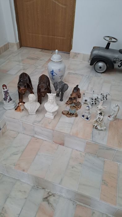 Bibelouri și obiecte vechi , set opritoare carti