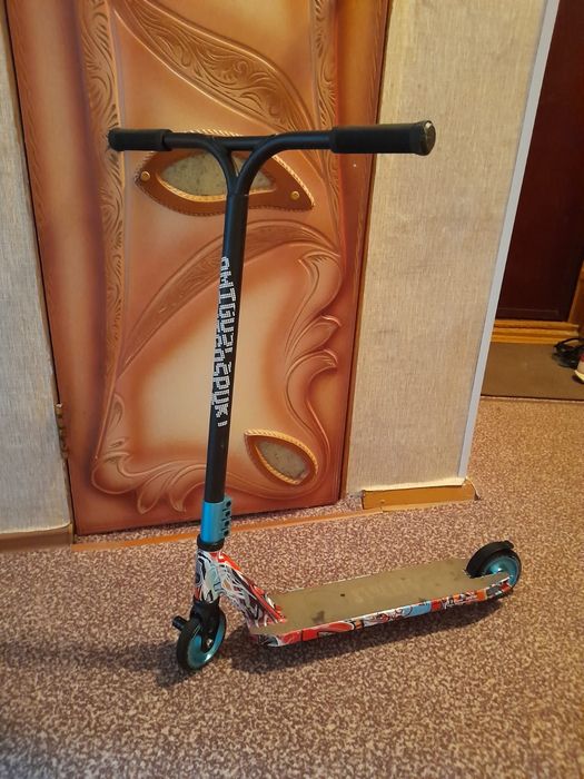 Продам трюковой самокат !!