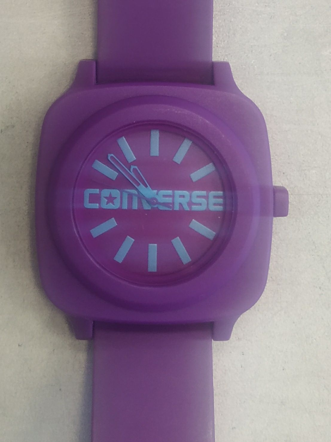 Часовник converse