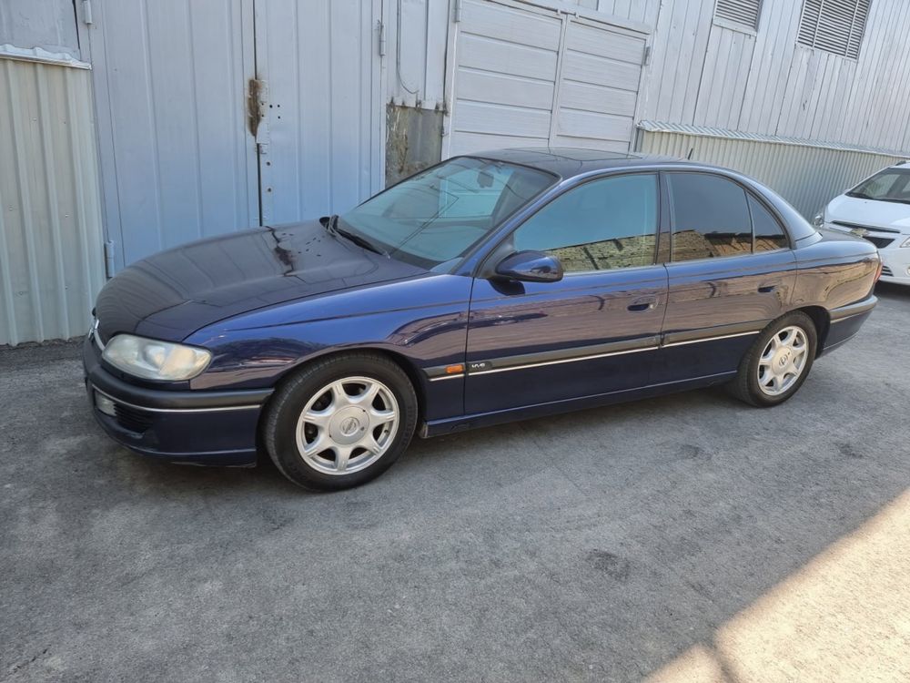 Opel Omega b 2.0 16w