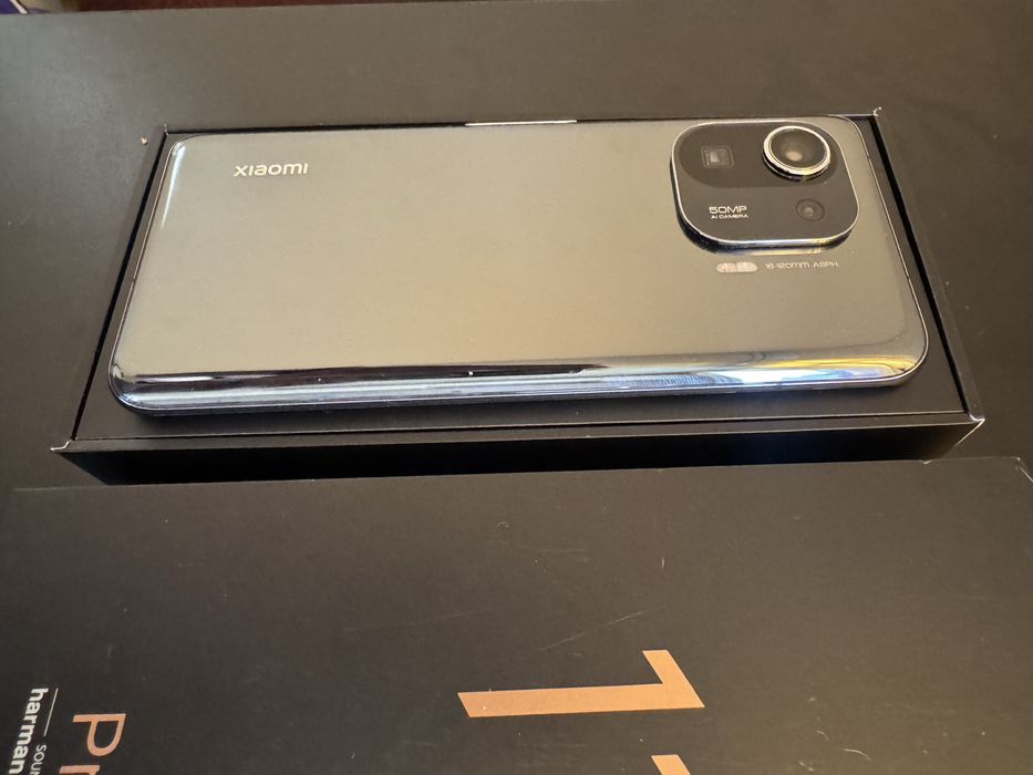 Телефон Mi 11 Pro 12х256gb