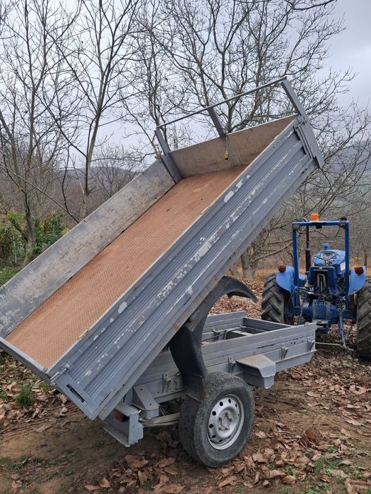 Vand tractor si remorca