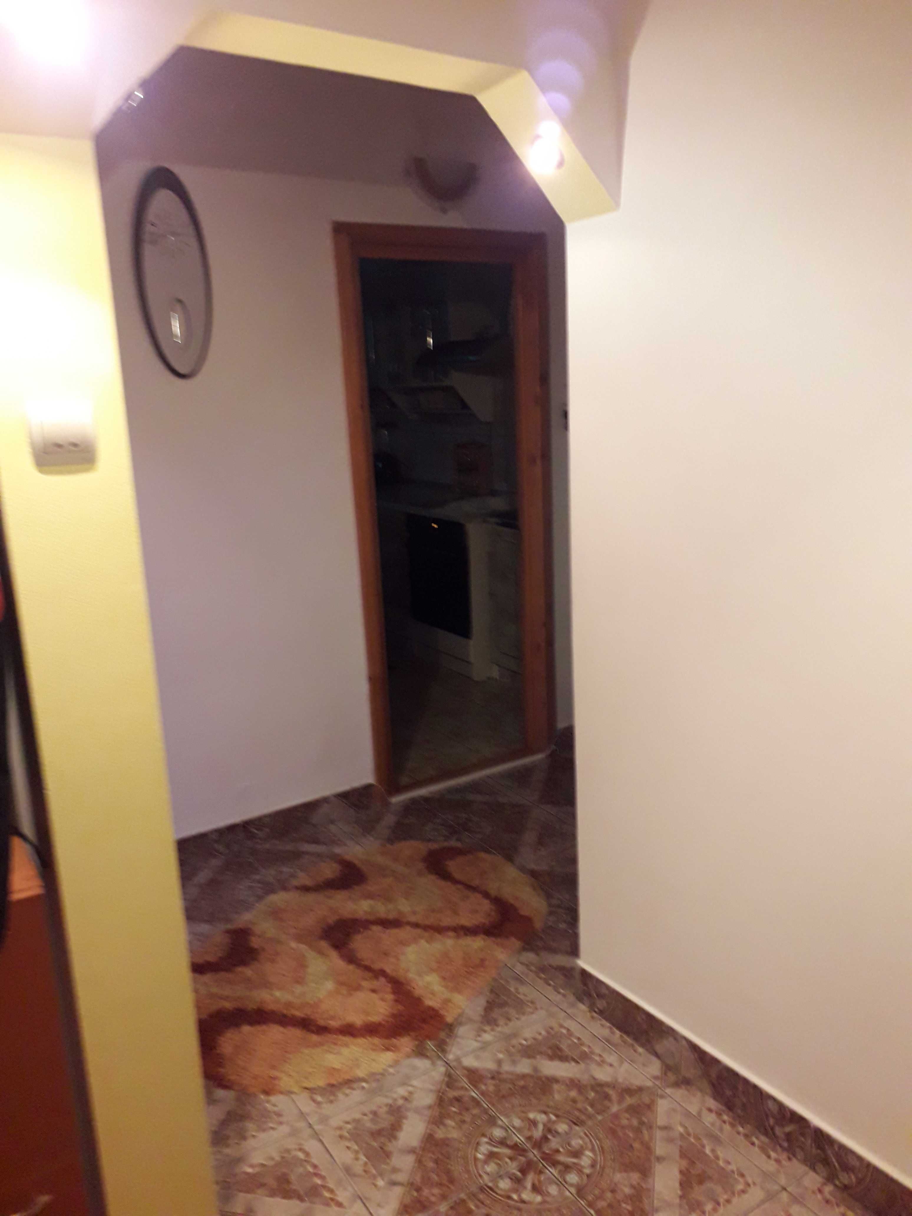 Apartament 3 camere de vânzare