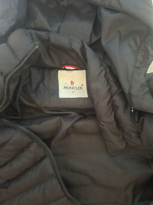 Moncler яке л размер