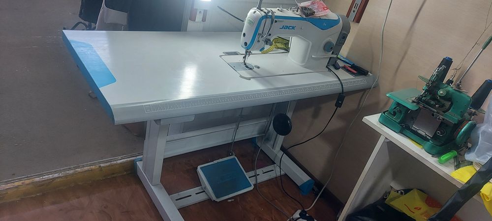 Продам швейная машину и оверлог