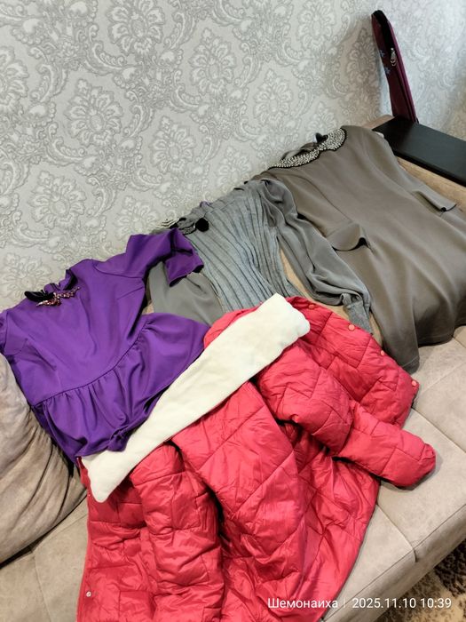 Отдам бесплатно одежду женскую и детскую обувь