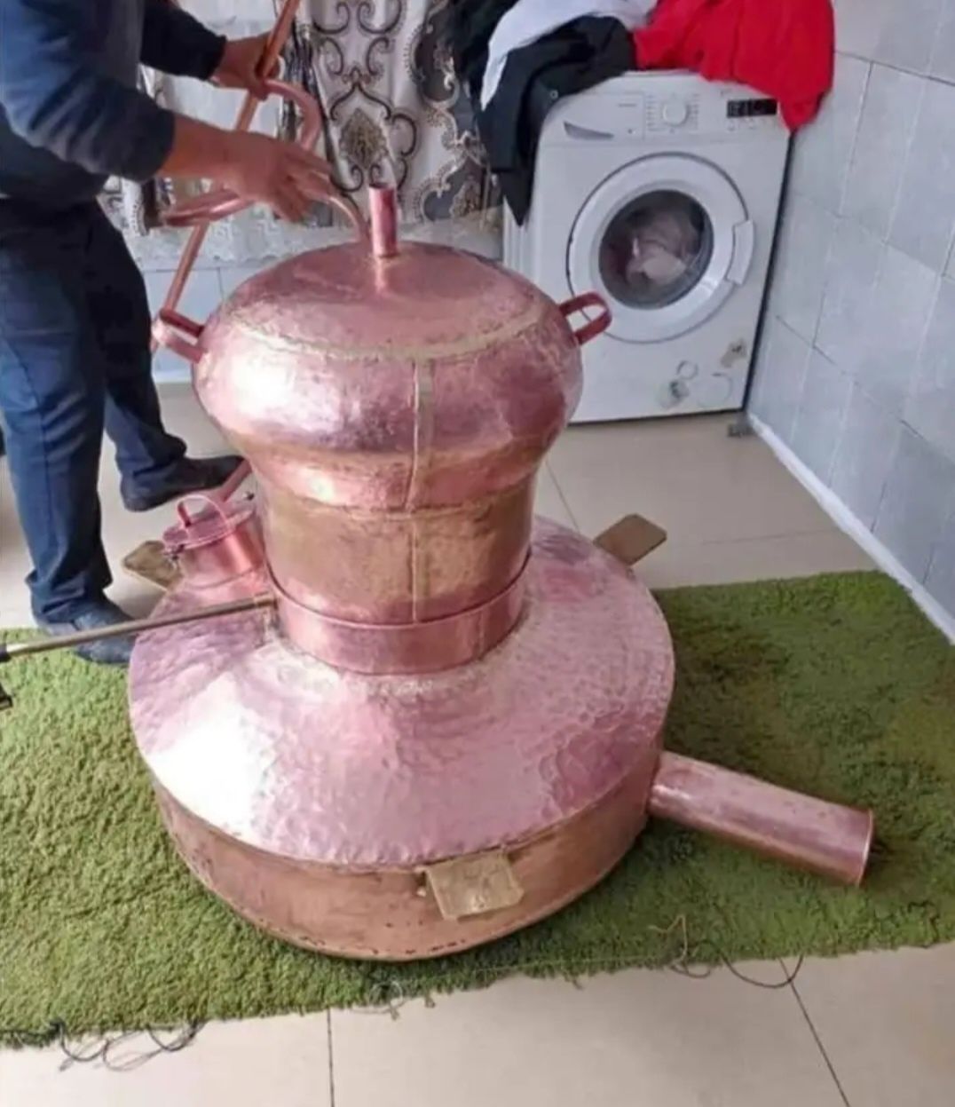 Vând un cazan de țuică din cupru alimentar capacitate de 160l cu fundu