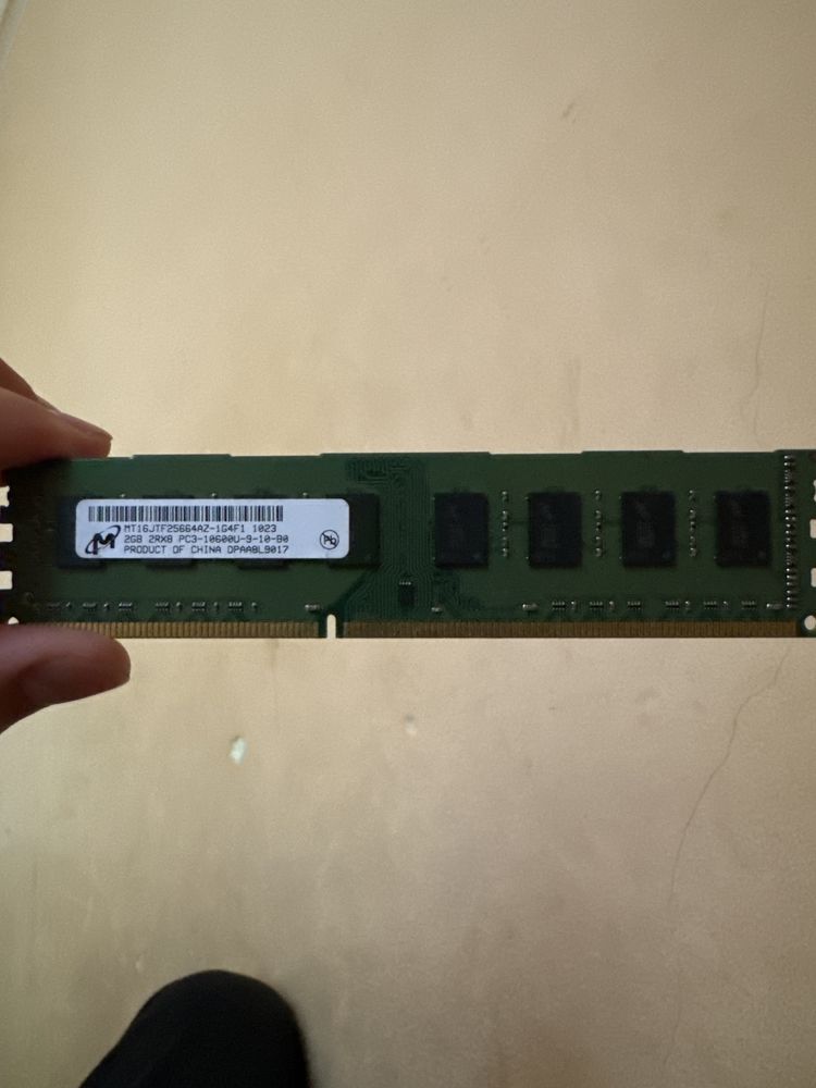 Оперативная память 2 ГБ DDR3 2шт