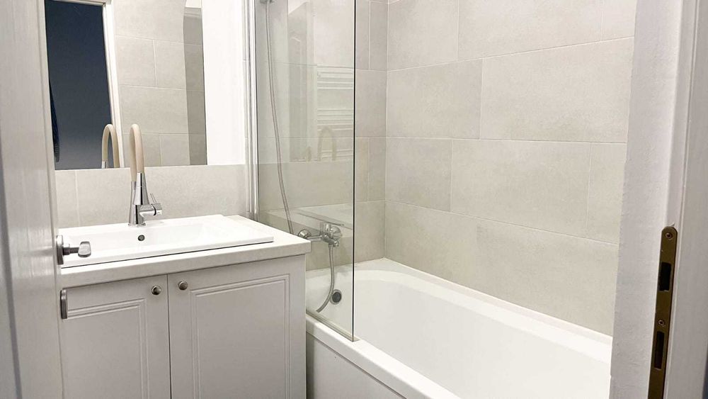 VAND ap 2 cam 44 mp, modern. mobilat si echipat complet, parcare CLUJ