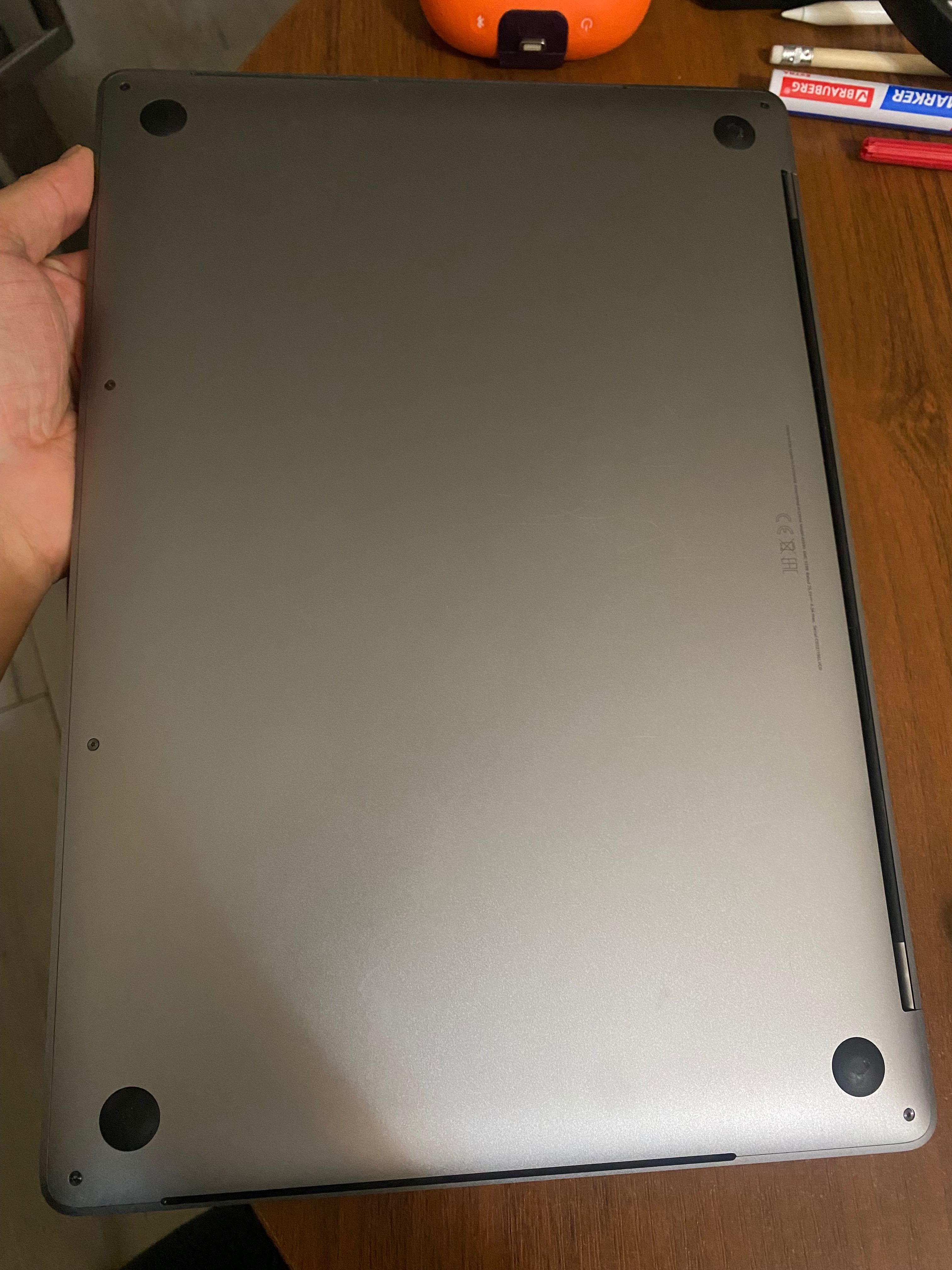 MacBook Pro 15 inch 2019 i9/16GB/512