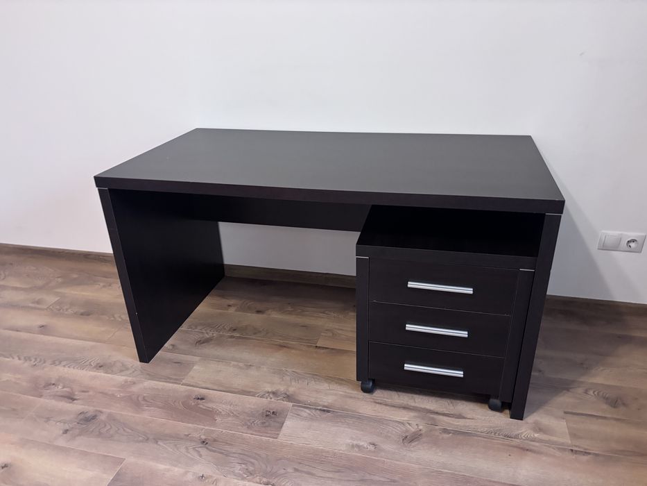 Masa de birou cu dulapior