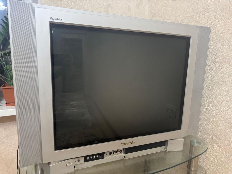 Телевизор и подставка