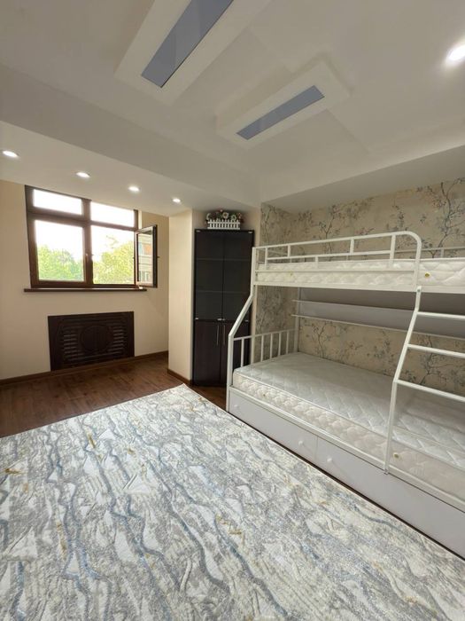 В центре города  Дархан Московские высотки