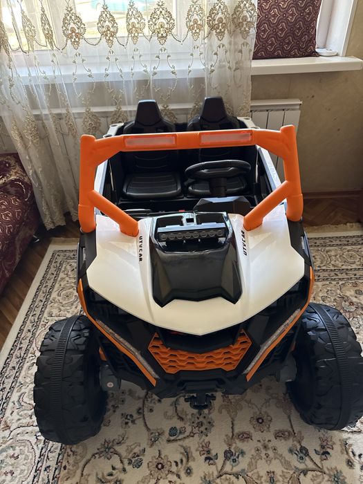 Срочно продам детский электромобиль