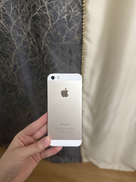 Срочно продаю айфон 5s