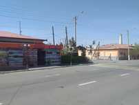 Ховли жой 2 дукони билан сотилади.