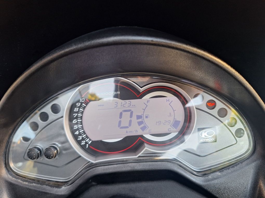 Кимко скутер - Kymco K-XCT 300i