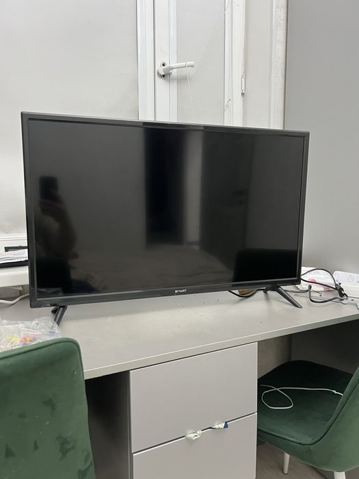 Продам телевизор новый 81см