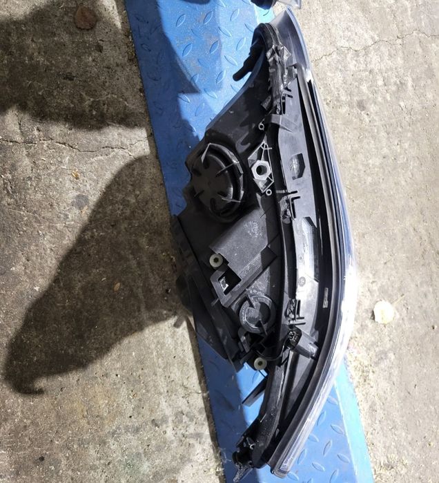 Продавам фарове Е60 преди фейса