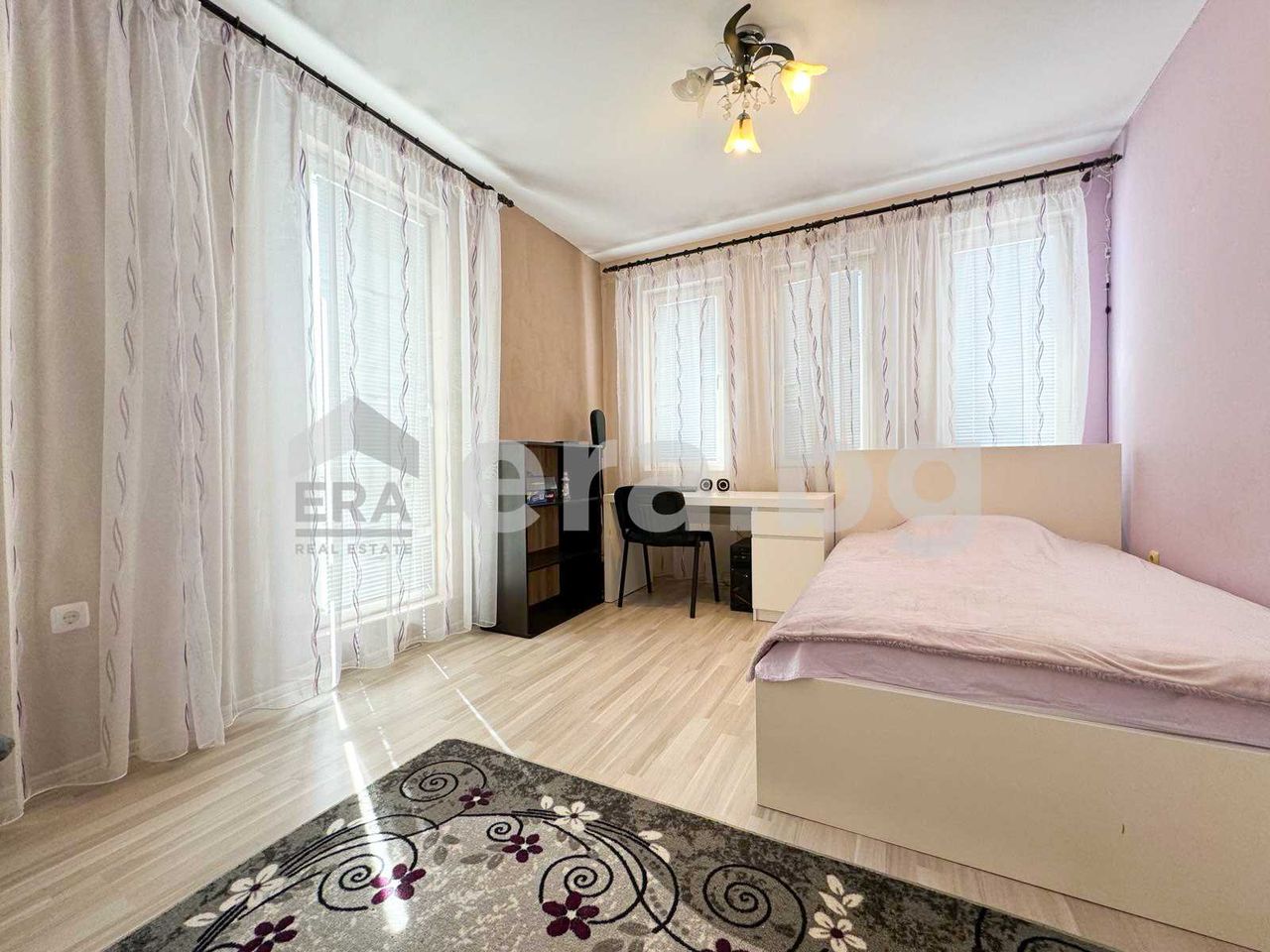Продава се Четиристаен апартамент в Варна, Лятно кино Тракия - 151 кв.м за 2179 €/кв.м - Снимка #8