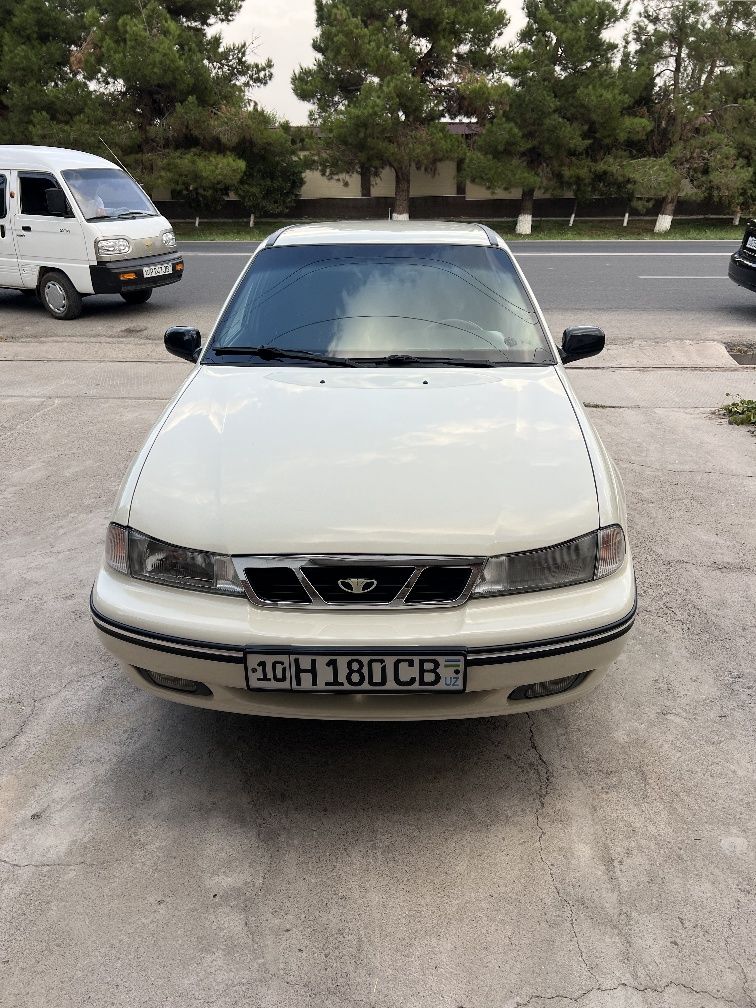 Nexia 1 4500$ srochniga
