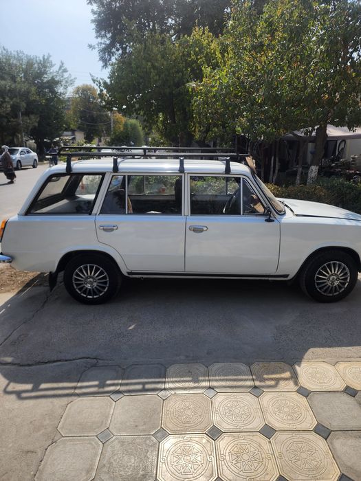 Жигули ВАЗ 21 02 модель