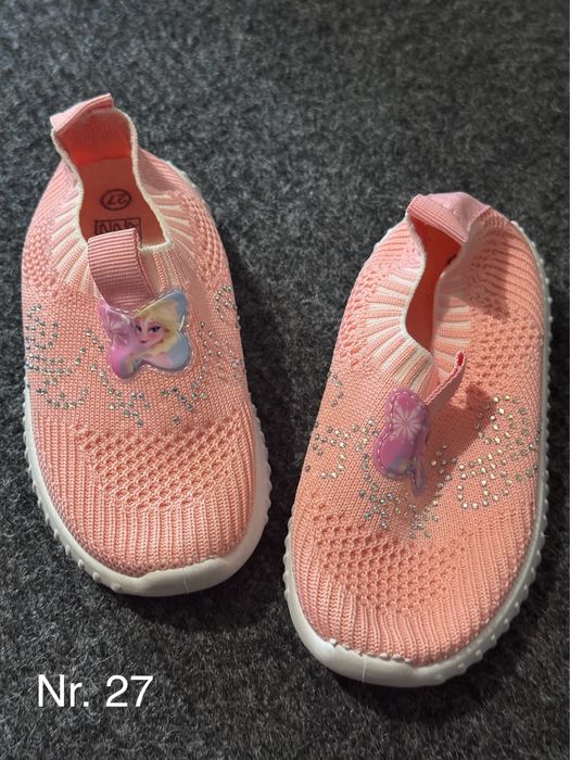 Papuci şi sandale pt. fetițe - diverse mărimi