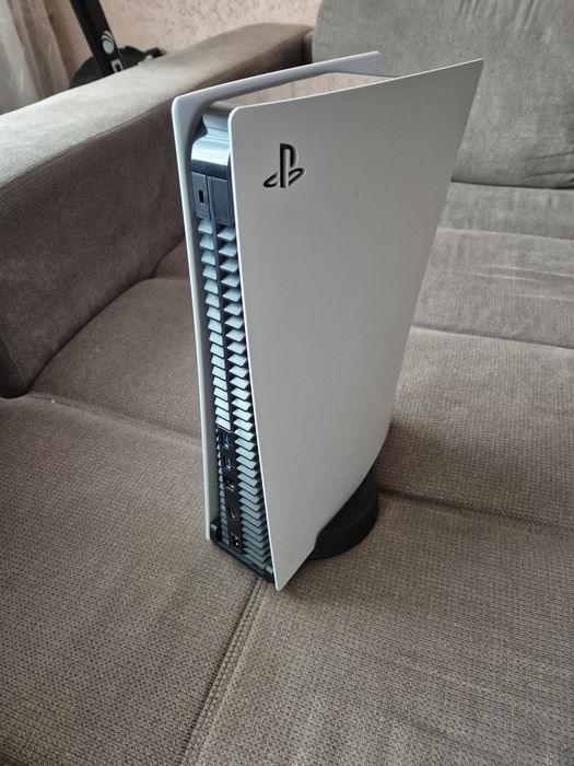 PlayStation 5 диск версия + 2 игри