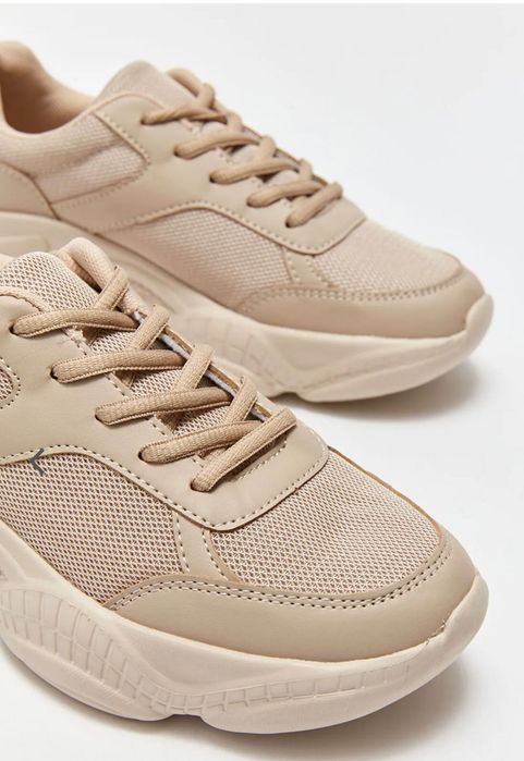 Кроссовки женские бежевые
