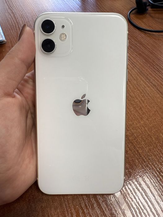 Продам айфон 11