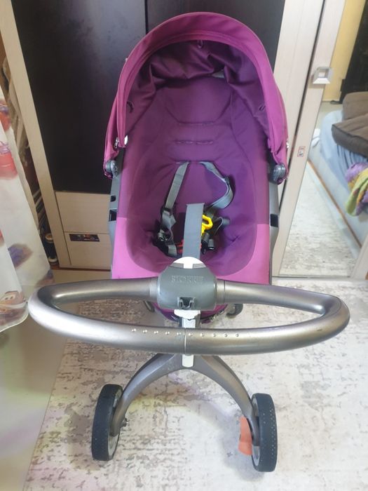 Vând carucior stokke 3 in 1