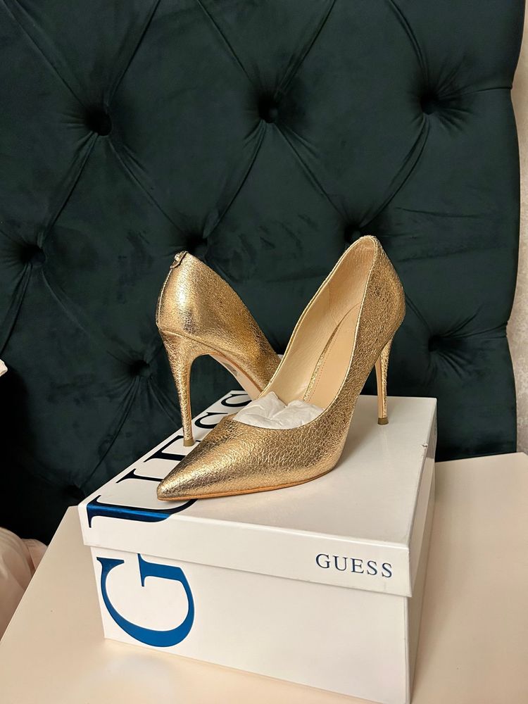 Pantofi cu toc Guess 38