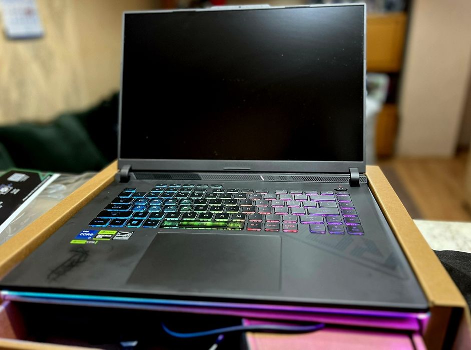 Asus Rog Strix G16 I7 13650HX/4060 140W/16GB DDR5/1TB NVME