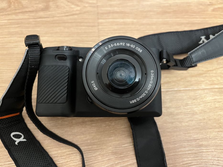 Aparat foto Mirrorless Sony Alpha a6000