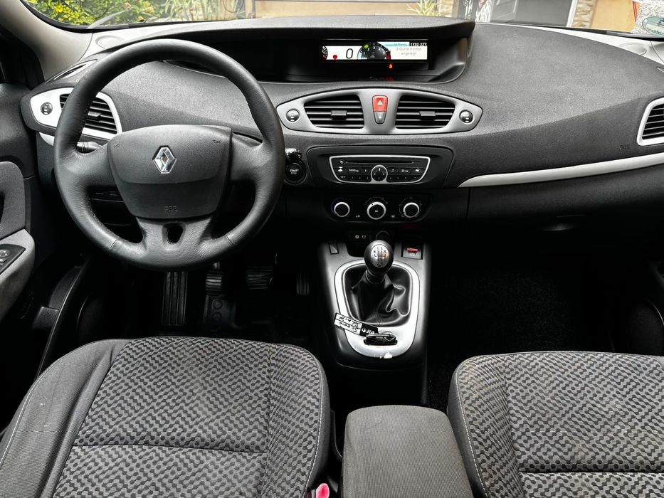 Renault Scenic 2011