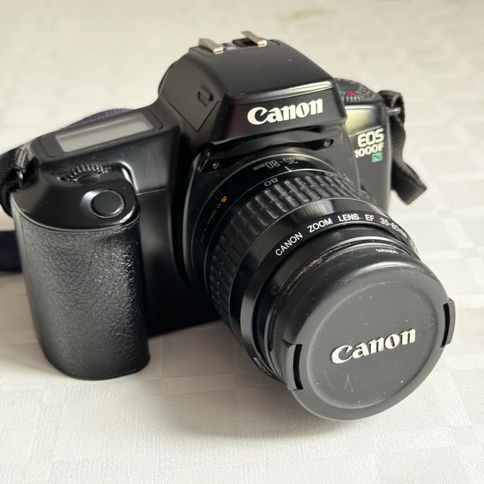 Фотоапарат Canon EOS 1000FN