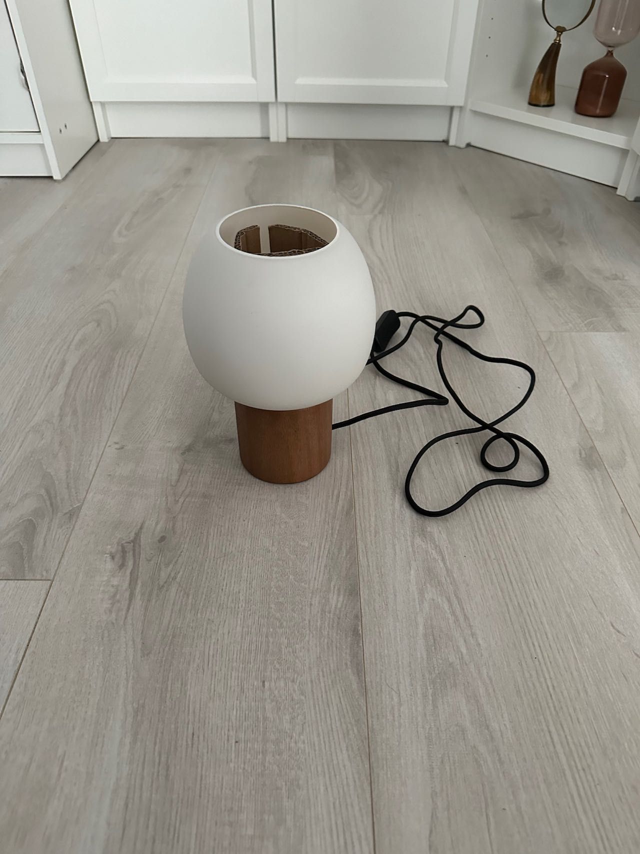 Set 2 veioze H&M Home sticla si lemn – stare ca noua
