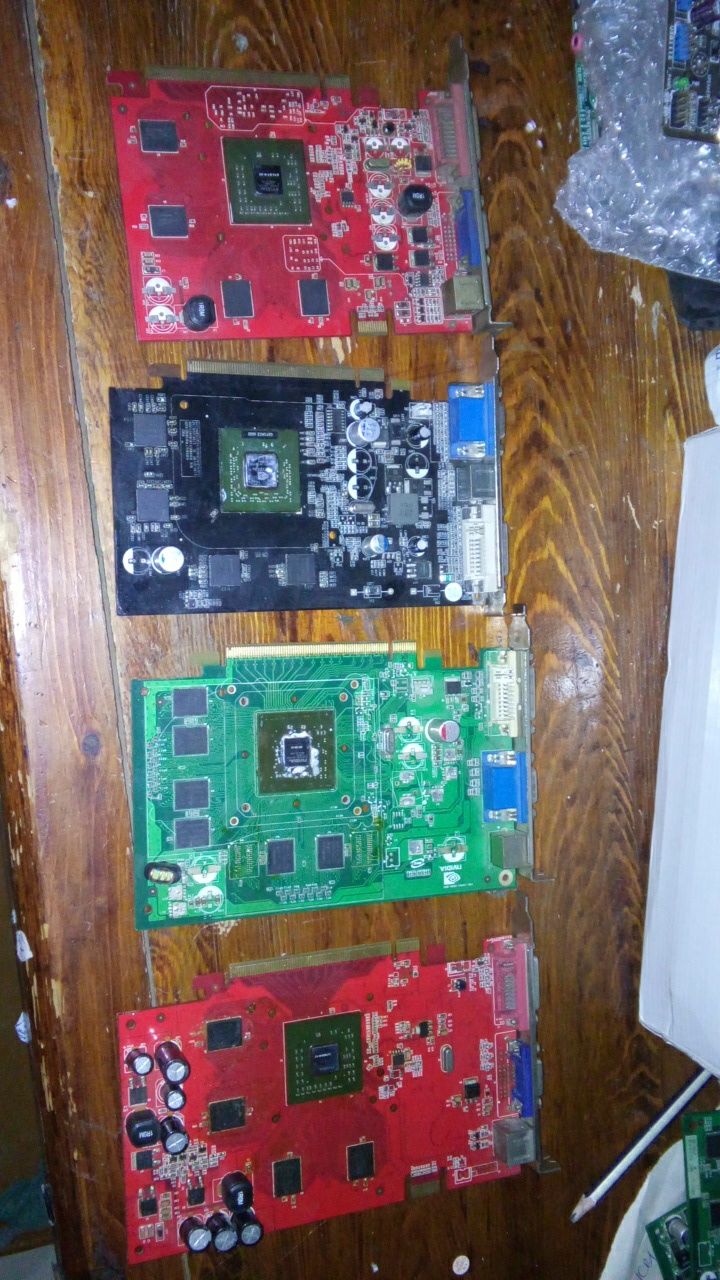 Продам 20 нерабочих видоекард pci express по 10.000т все разные