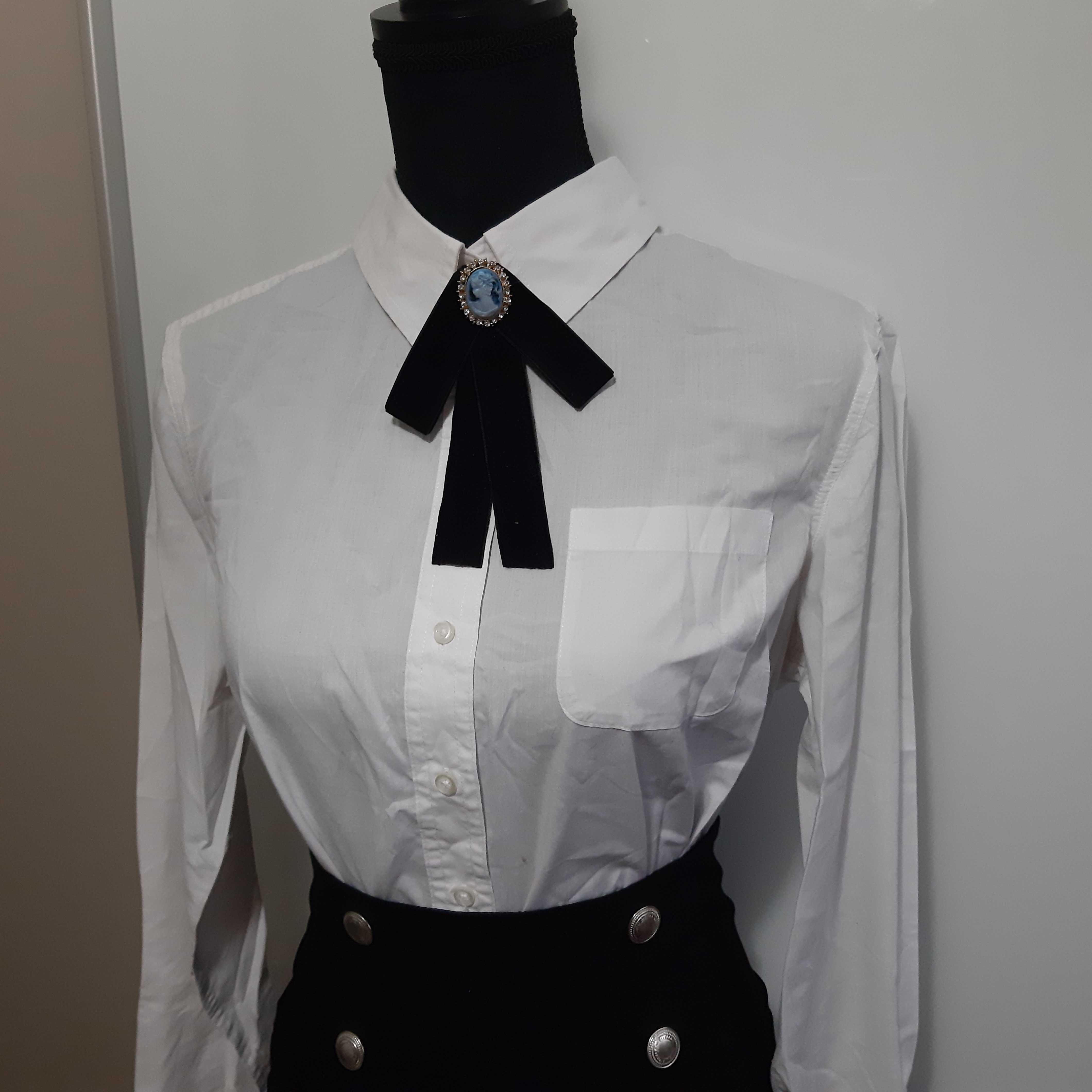 Brosa Meli Melo catifea neagra handmade cu camee