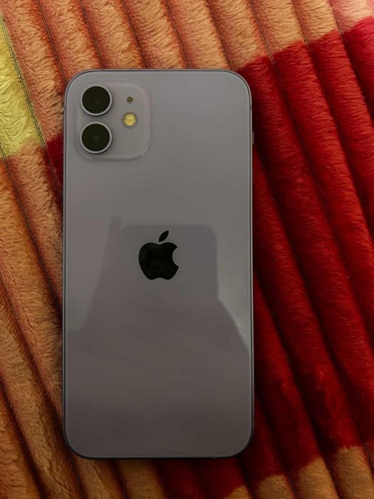 Айфон 12 в отличном состоянии